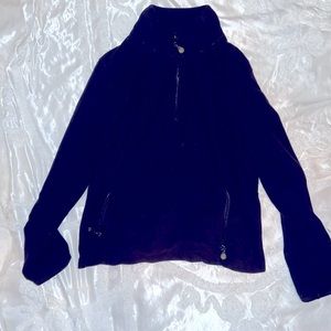 Warm Large/XL black long-sleeve zip-up fleece pullover with pockets. Fall/Winter